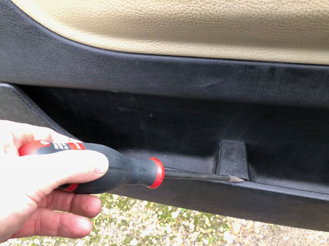 Enlever le cache plastique