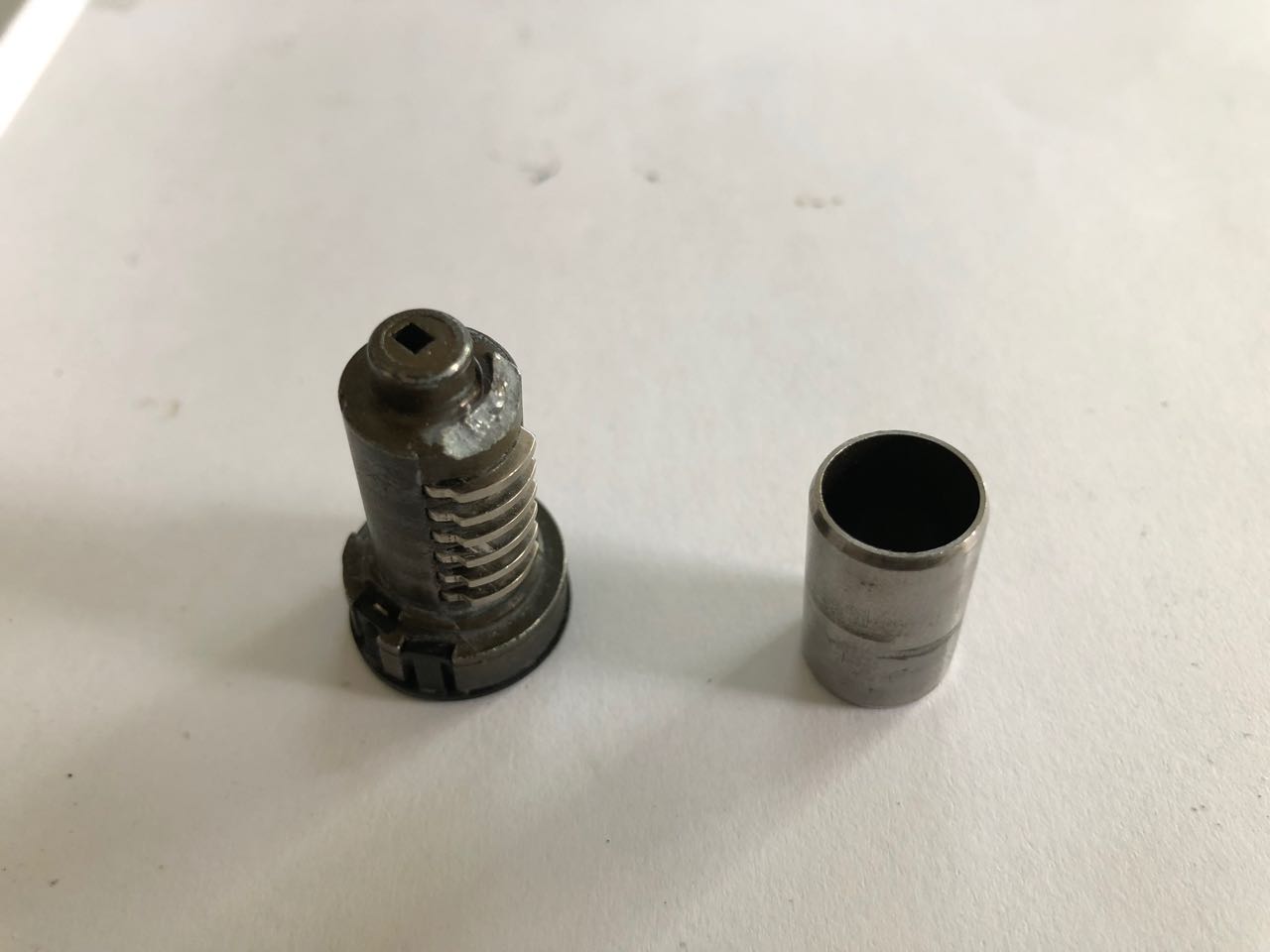 Une entretoise en acier comme matériaux de départ